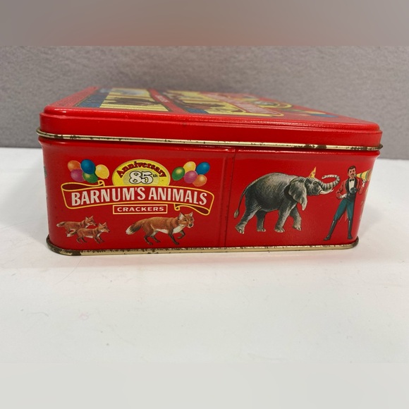 1979 & 1987 Barnum’s & Bailey Circus Animal Cracker Tins - Picture 7 of 16